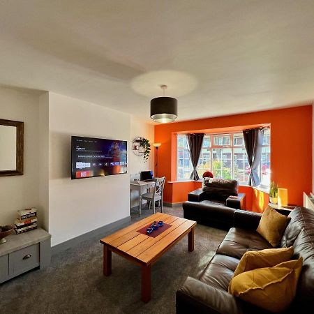Curzon House One - Great For Contractors Or Family Holidays Клийторпс Екстериор снимка