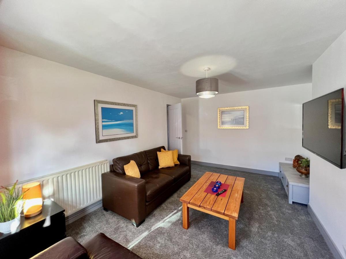 Curzon House One - Great For Contractors Or Family Holidays Клийторпс Екстериор снимка