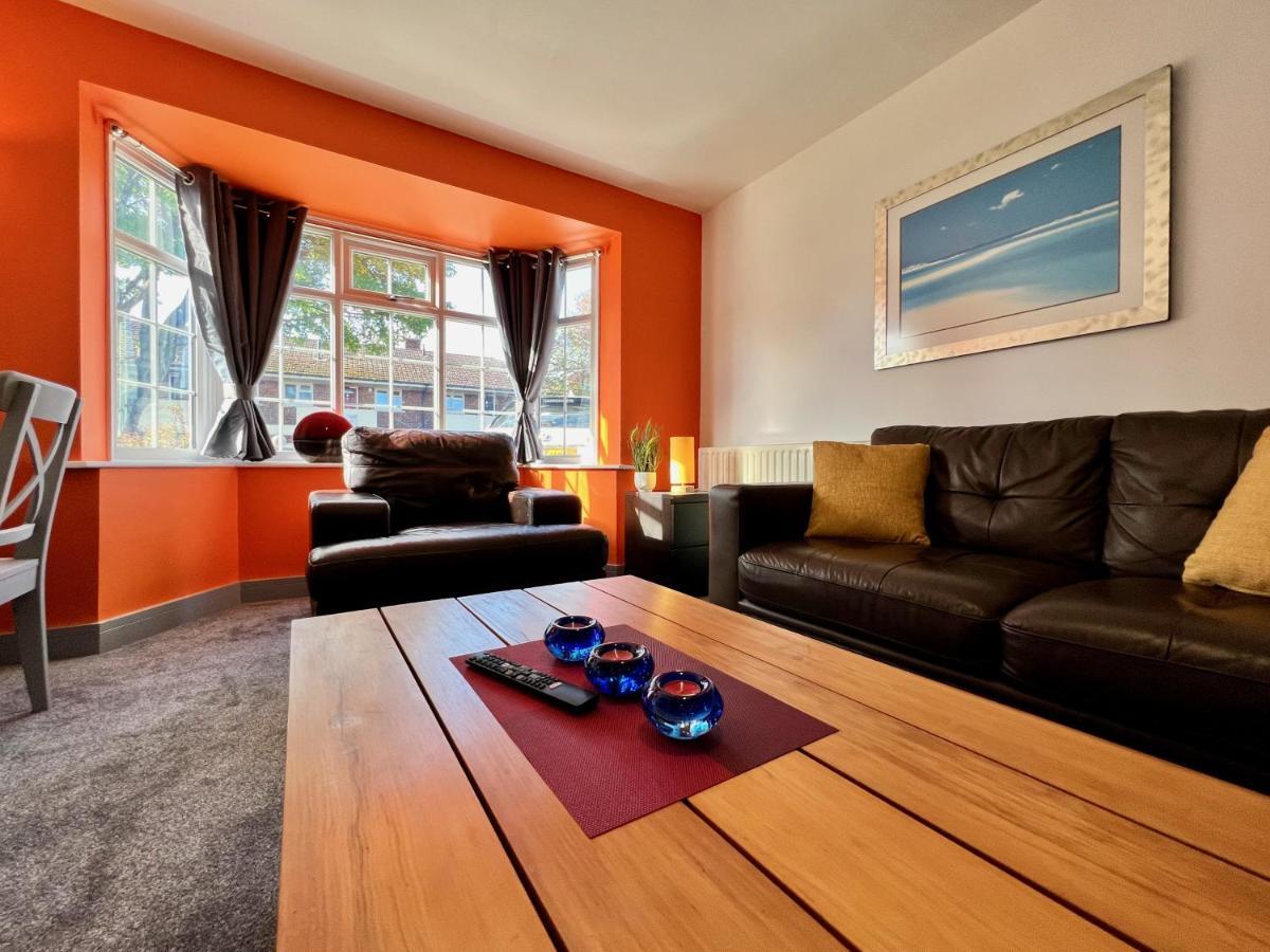 Curzon House One - Great For Contractors Or Family Holidays Клийторпс Екстериор снимка