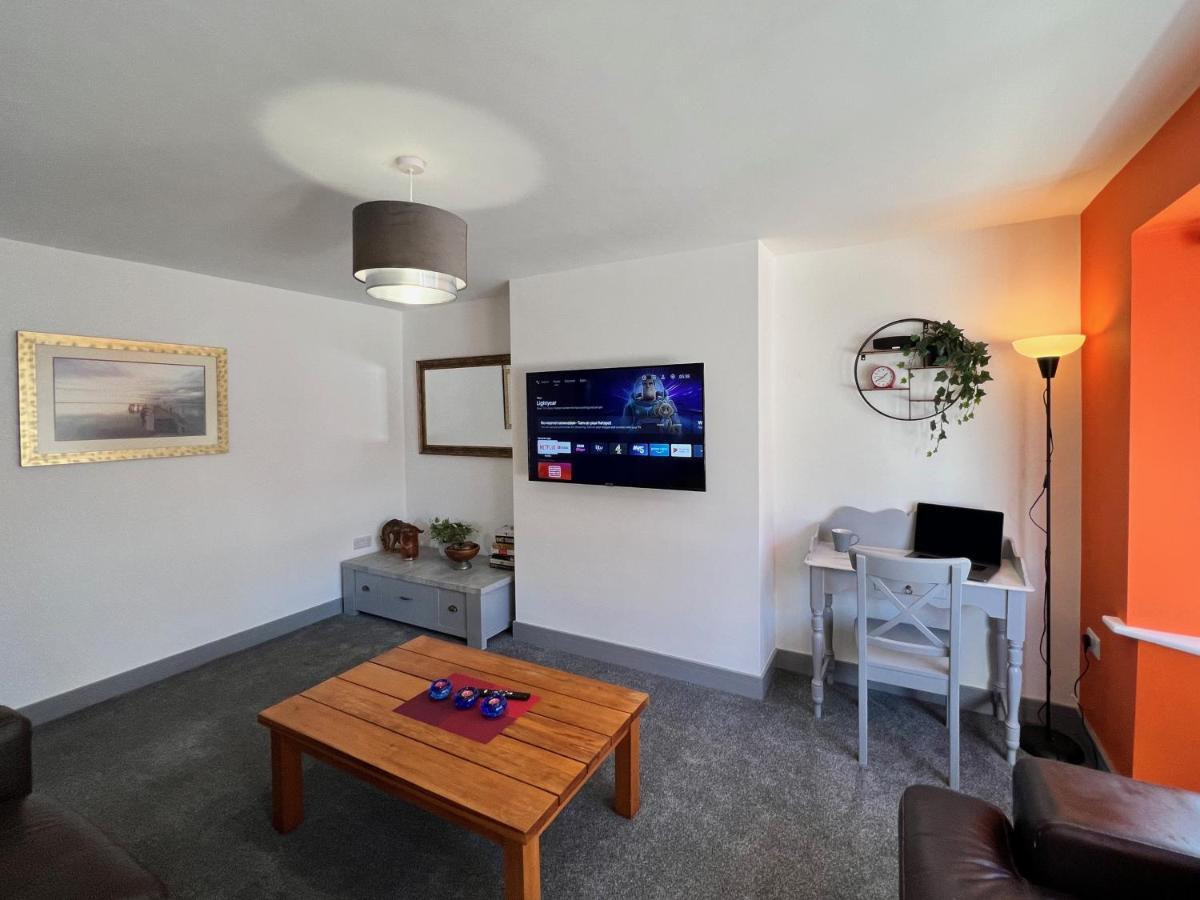 Curzon House One - Great For Contractors Or Family Holidays Клийторпс Екстериор снимка