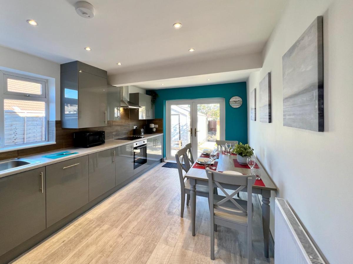 Curzon House One - Great For Contractors Or Family Holidays Клийторпс Екстериор снимка