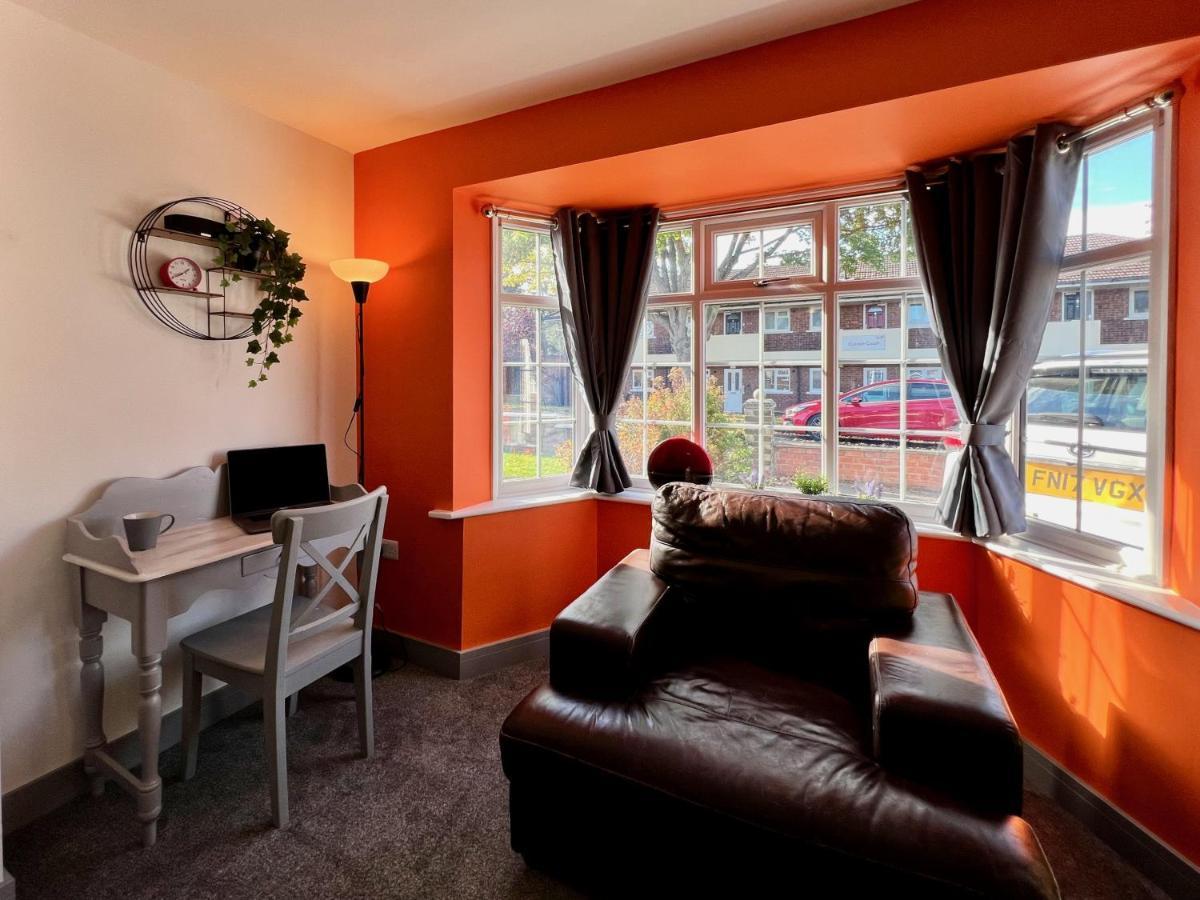 Curzon House One - Great For Contractors Or Family Holidays Клийторпс Екстериор снимка