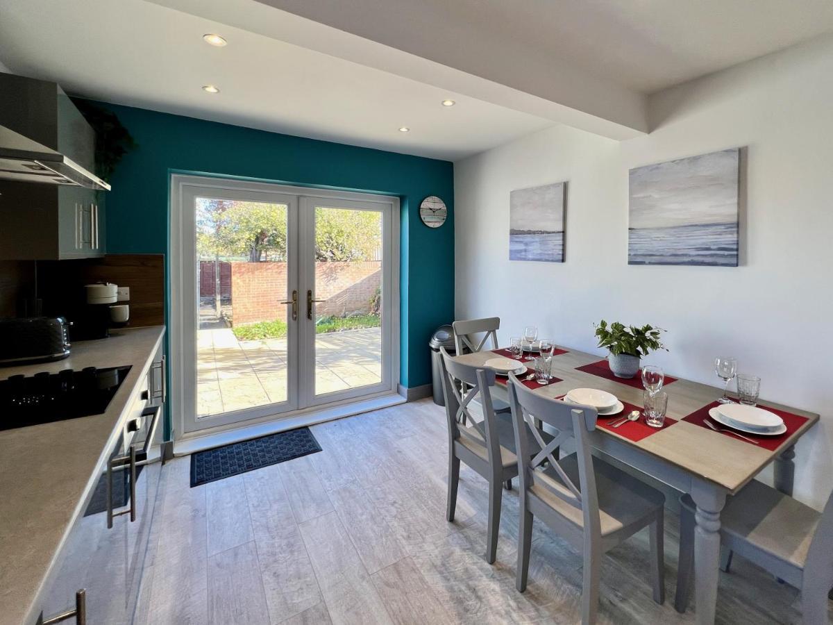 Curzon House One - Great For Contractors Or Family Holidays Клийторпс Екстериор снимка